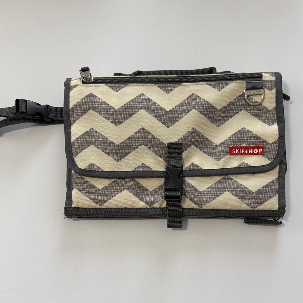 Skip Hop Cream and Gray Chevron diaper changing pad and Organizer Bag